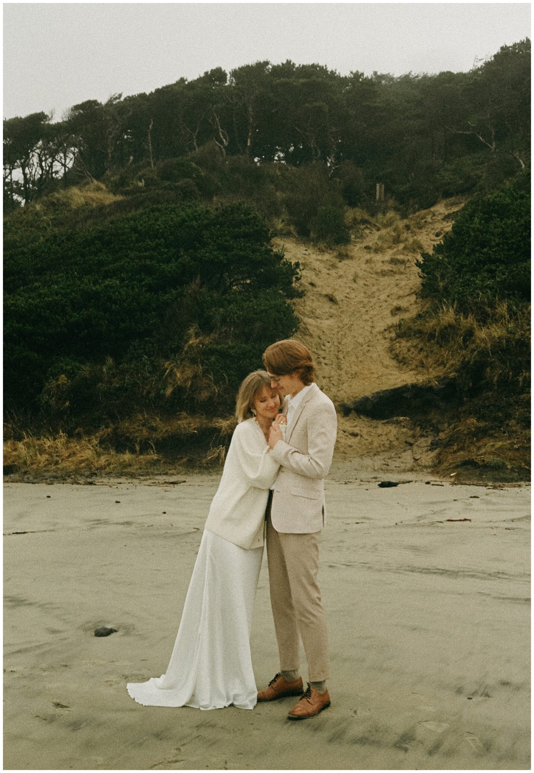 oregon coast film wedding photographer